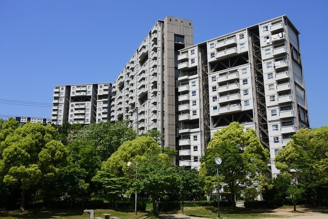 芦屋浜高層（高浜）2号棟の外観