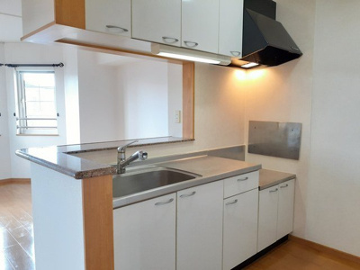 【キッチン】 | サンライト・プリティーＢ | コンパクトなキッチンで掃除もラクラク