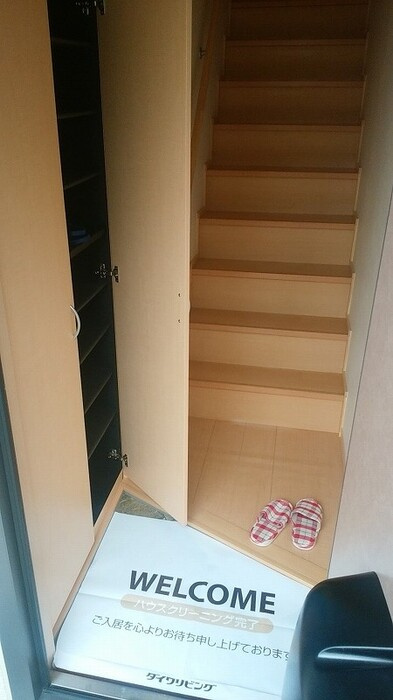 カーサ クイント　Ｃの玄関