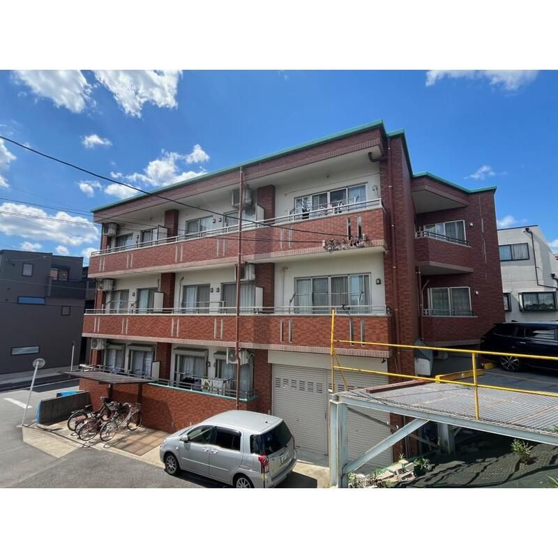洲山サンヒルズの駐車場