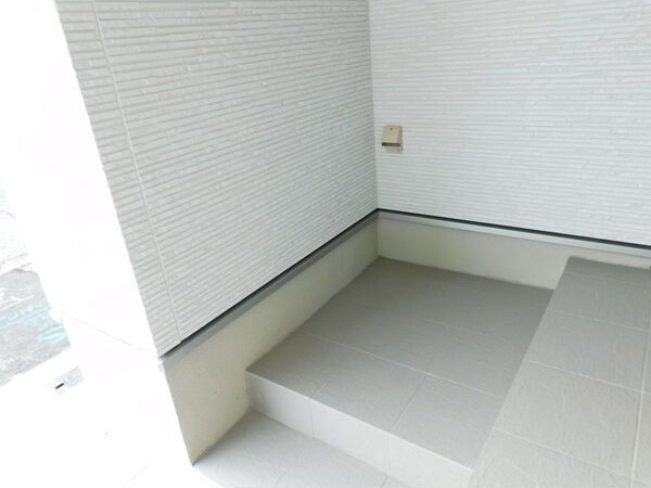 十王町貸家のエントランス