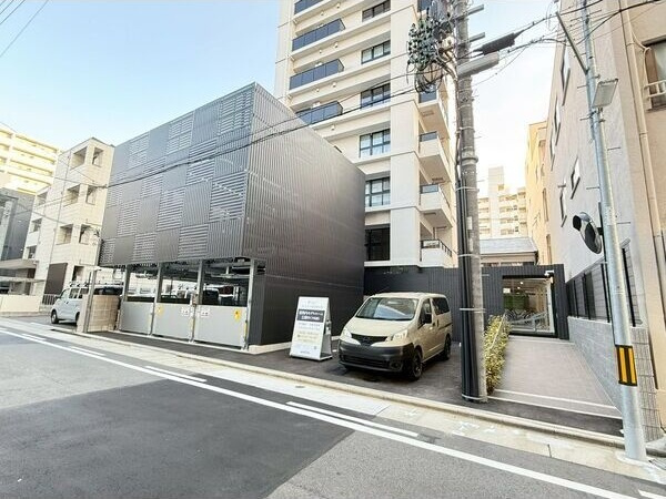 ローレルアイ名古屋大須の駐車場