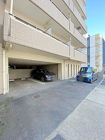 ロージュサクラ の駐車場