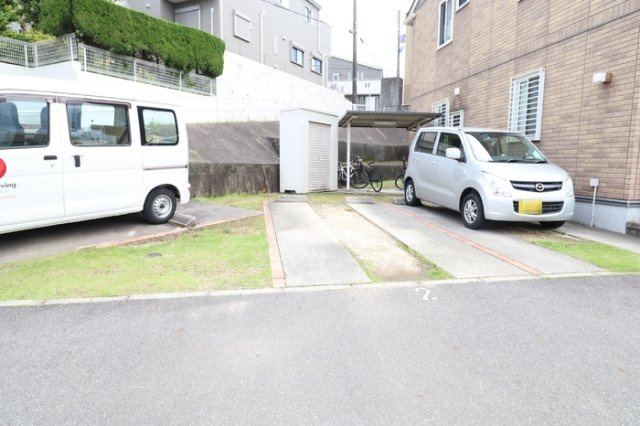 レクニルドの駐車場