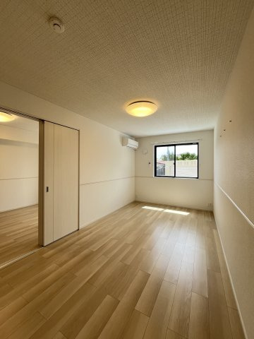 コルヴェールの洋室