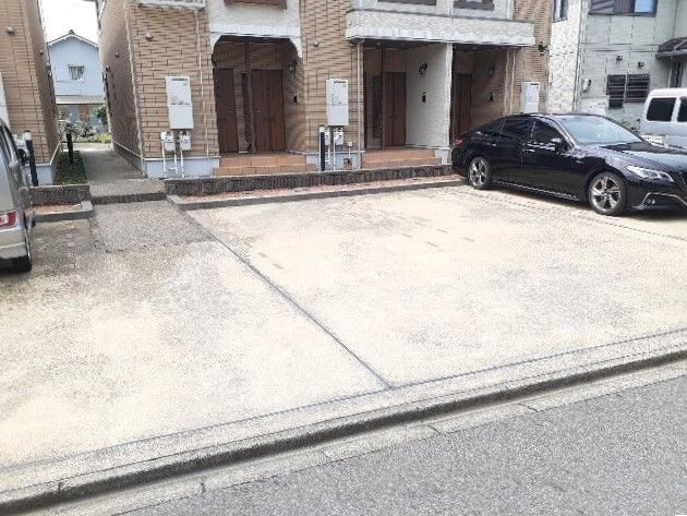 ラフレシールⅡの駐車場