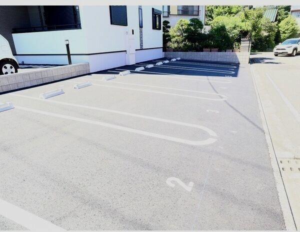ラカーナの駐車場