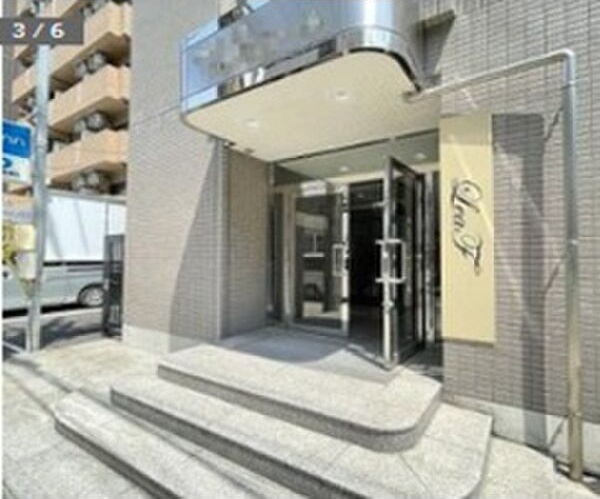 メゾンドプルミエールのエントランス