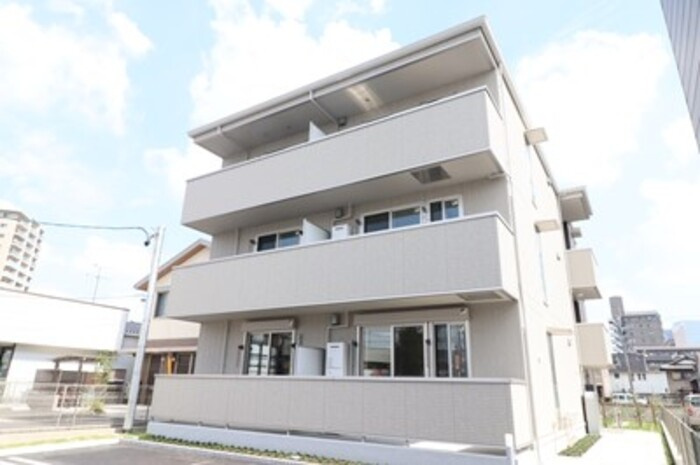 マカオン鳥居通の外観