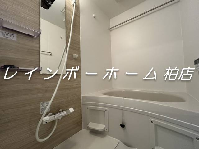 ジーメゾン春日部大場の浴室|落ち着いた空間のお風呂です