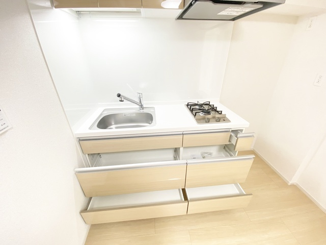 カステロ赤羽のキッチン|収納力のあるキッチンです☆