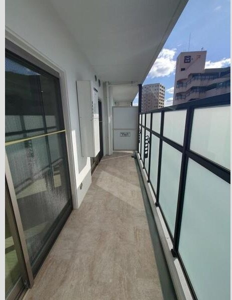 リアレクト白壁のバルコニー