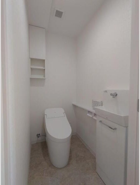 リアレクト白壁のトイレ