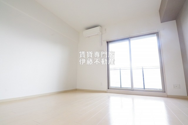 プレミアム浅間町の洋室