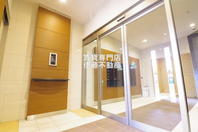 プレミアム浅間町のエントランス
