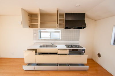 【その他】 | 浅間町戸建 | 大きなシステムキッチンでお料理も楽しく！