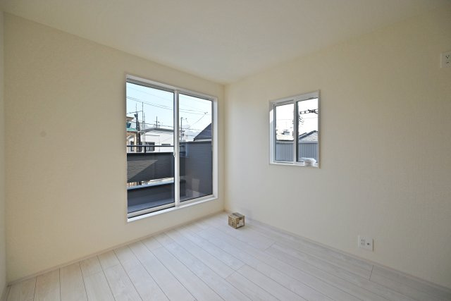 ブルーミングガーデン中野北1丁目新築一戸建│3LDK+インナーガレージの洋室|‐洋室約5.25帖(2F)-