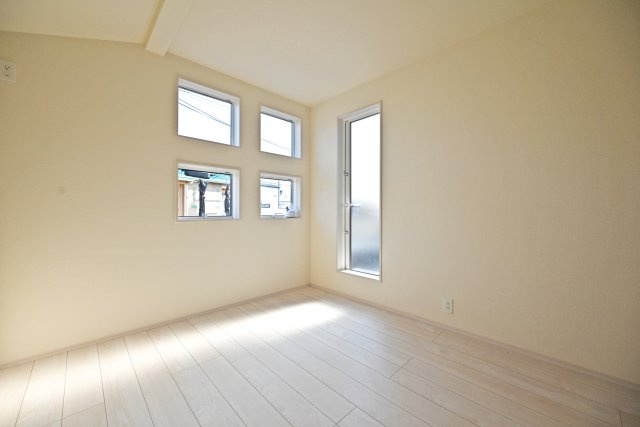 ブルーミングガーデン中野北1丁目新築一戸建│3LDK+インナーガレージの洋室|‐洋室約5.34帖(2F)-