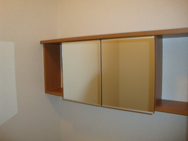 ローズガーデン長塚Ⅱのトイレ|戸棚