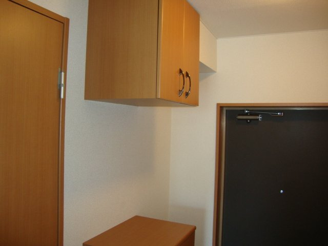 ローズガーデン長塚Ⅱの収納|下駄箱上部