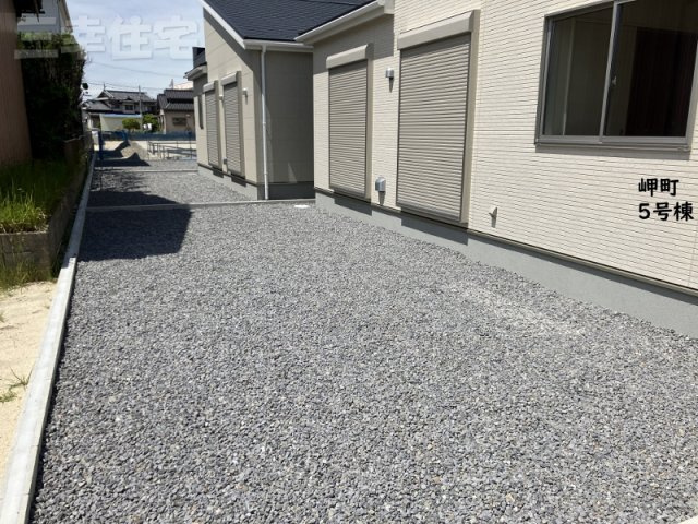 碧南市岬町の庭|目隠しフェンスをすればドックランも可能な広いお庭があります♪