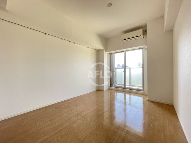 QCフラット北堀江の居間・リビング|QCフラット北堀江　洋室