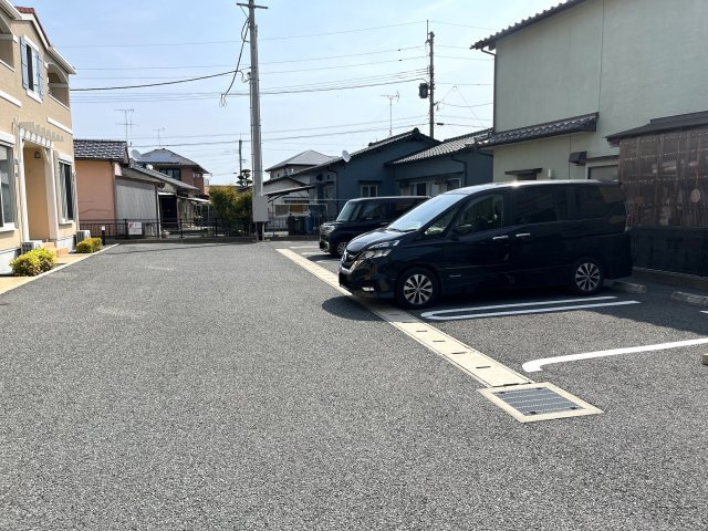 アルモニー八代Ⅰの駐車場