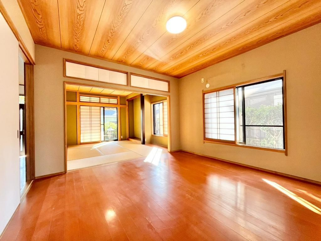 飯能市飯能　中古戸建の居間・リビング