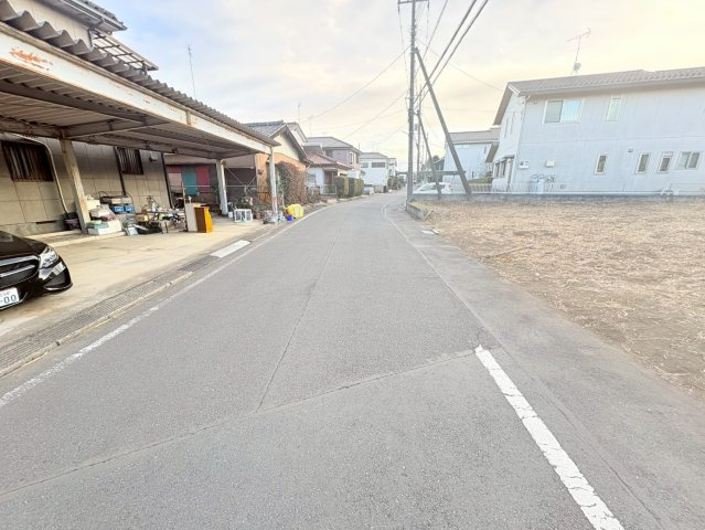 川越市笠幡　建築条件なし売地　JR川越線『笠幡駅』徒歩18分　【霞ヶ関小学区】の前面道路含む現地写真