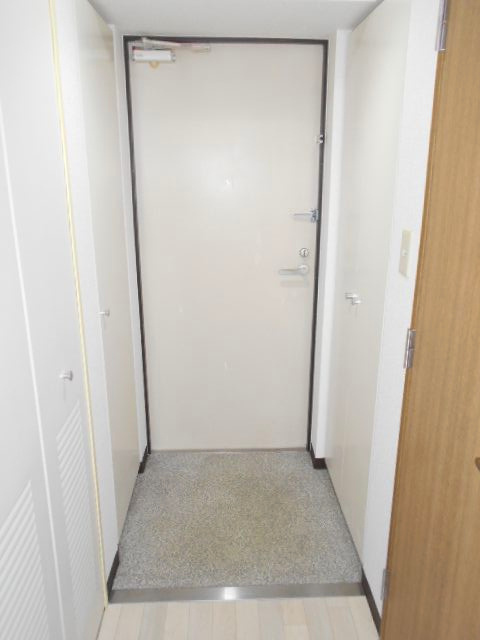 メゾン・ド・ヴィレ千葉中央の玄関