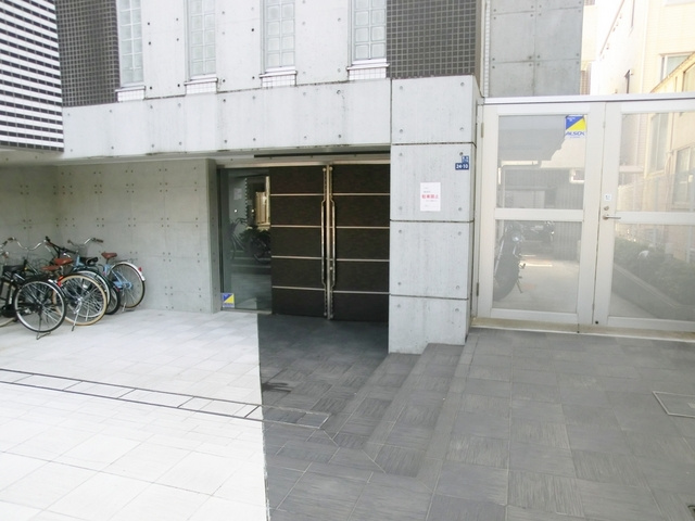 セントパレス王子のエントランス|敷地の広いエントランス部分です☆