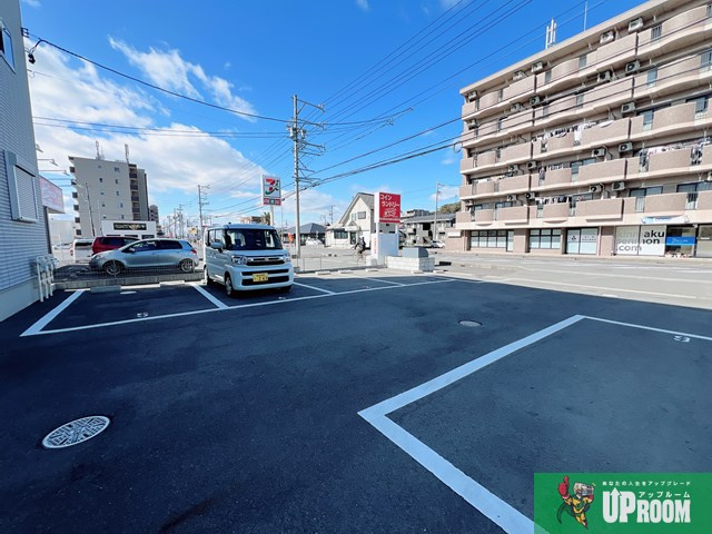 Anecis岩崎の駐車場