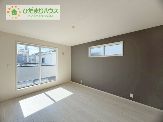 郡山市芳賀三丁目　新築戸建　7号棟の寝室|清々しい朝陽が差し込む寝室は、開放感たっぷりで心をリフレッシュしてくれる特別な住空間。家具の配置を自由に楽しむことで、自分だけの快適な居場所を作り出せます！