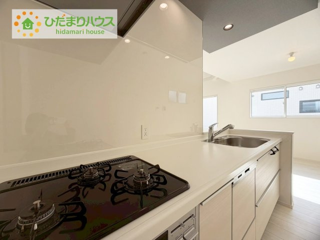 郡山市芳賀三丁目　新築戸建　7号棟のキッチン|料理をしながらでも、ご家族との会話を楽しめる対面式キッチン♪