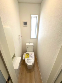 【トイレ】 | Cradle garden堺市堺区西湊町第1 | 各階にトイレがあるので、朝の混雑も解消！トイレのたびに階段を上り下りする手間もありません。