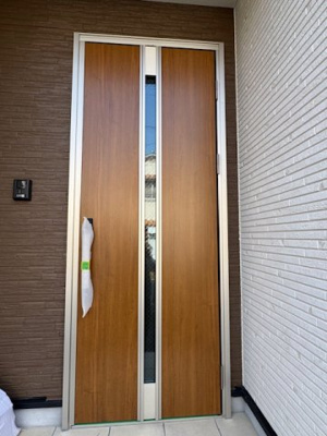 【玄関】 | Cradle garden堺市堺区西湊町第1 | 家族を迎えてくれる玄関！来客者を確認できるTVモニター付きインターフォンが備わり、お子様のお留守番も安心です。