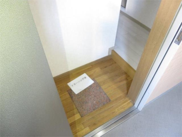 川崎市多摩区東三田３丁目の賃貸マンションの玄関