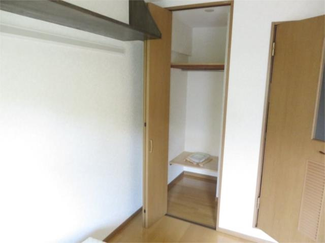 川崎市多摩区東三田３丁目の賃貸マンションの収納