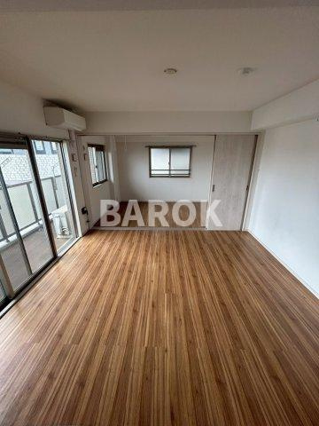 ルミエール箱崎駅前の居間・リビング