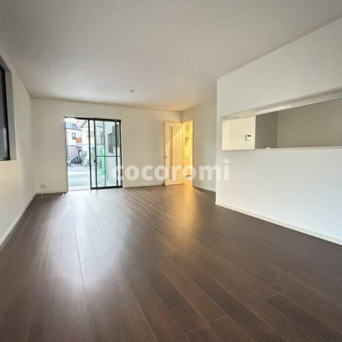 下植野小字宮本　新築戸建ての居間・リビング