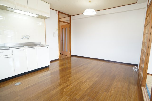 松本ビルの居間・リビング