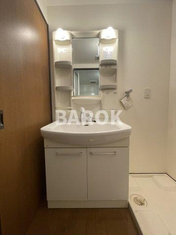 リジェール箱崎の洗面所