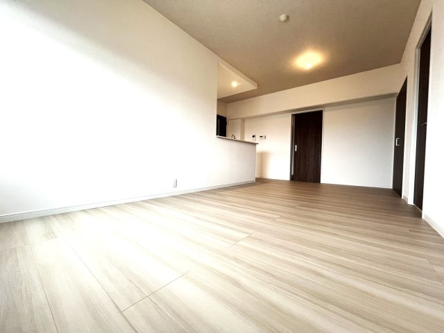 クレスト小笹の居間・リビング|家具を配置しやすいリビング。
リビングは1番長く居るお部屋だから、使いやすいことが何より大切☆