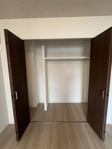 クレスト小笹の収納|天井まである収納♪長いものも収まりそうですよね！