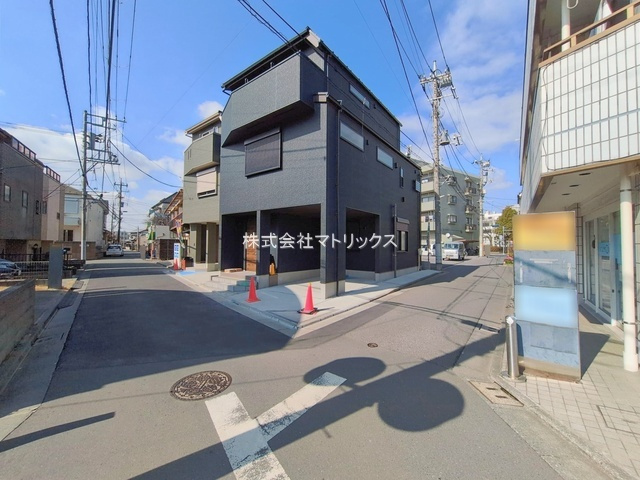 練馬区高松4丁目　始発駅×車庫付　耐震住宅　全2棟の前面道路含む現地写真