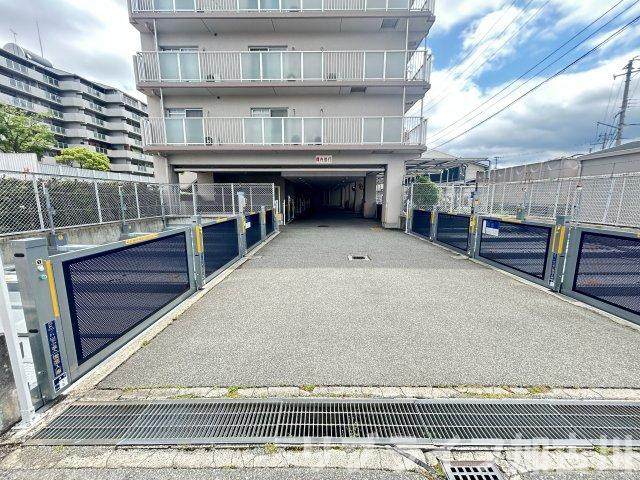 シャルヴィ加古川の駐車場