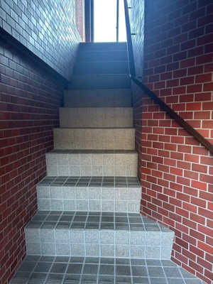 【その他共用部分】 | シャトー阿佐谷 | 専用階段。