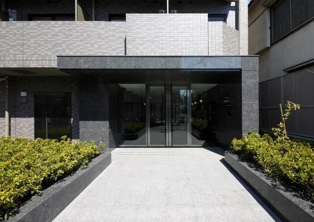 ルーブル西早稲田弐番館のエントランス