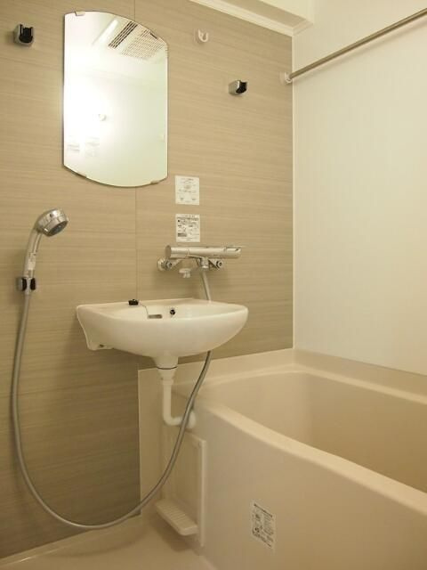 ルーブル西早稲田弐番館の浴室