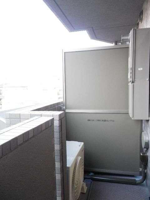 ルーブル西早稲田弐番館のバルコニー